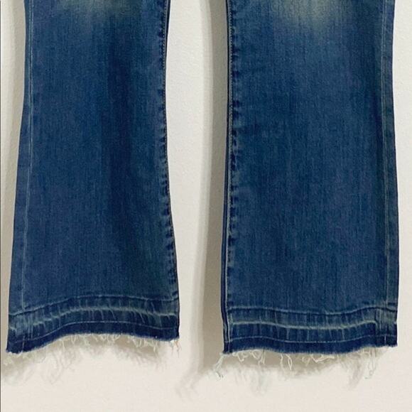 CAbi Madrid Wash Kick It Crop Jeans - Picture 5 of 7